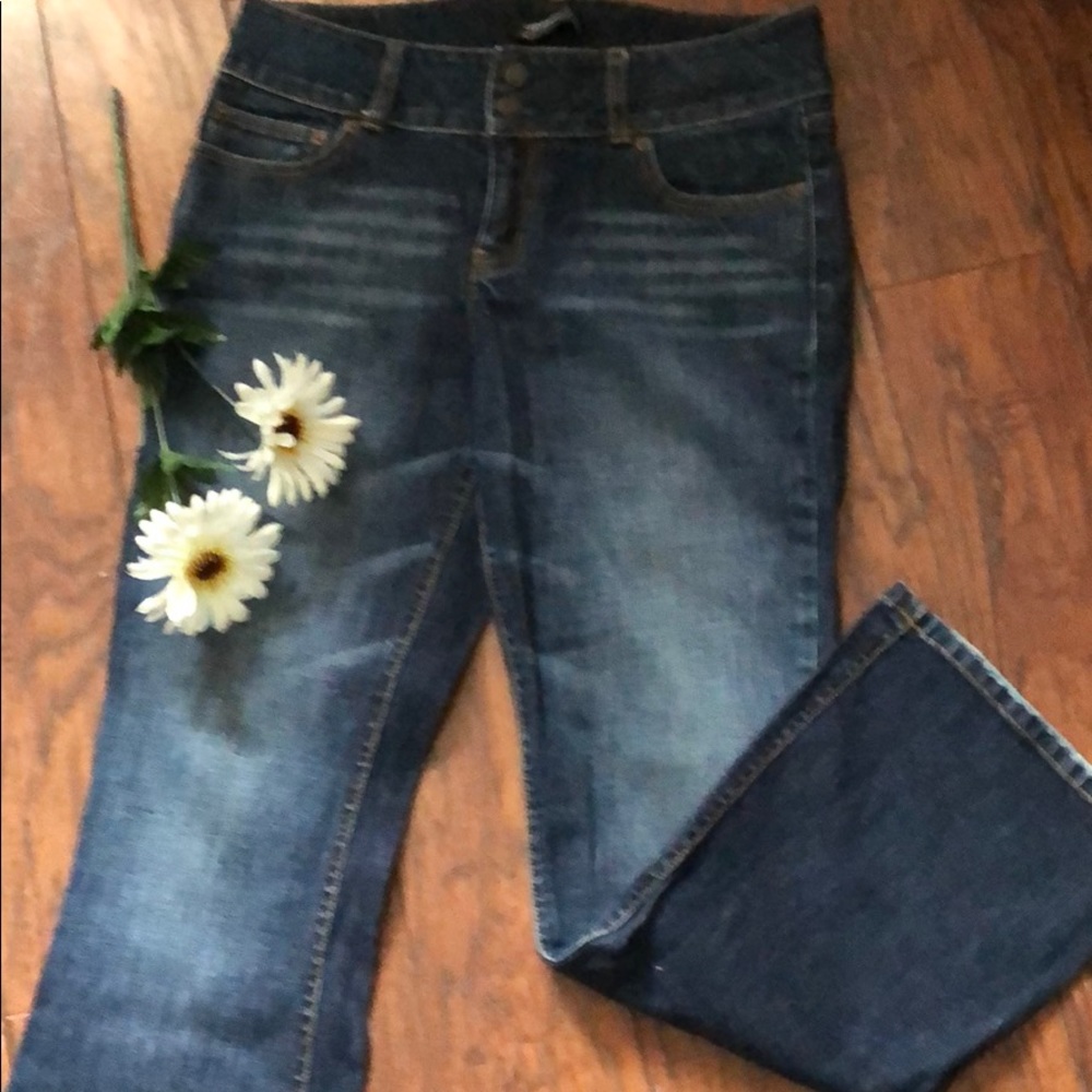 Classic Women's Dark Wash Jeans - Blue